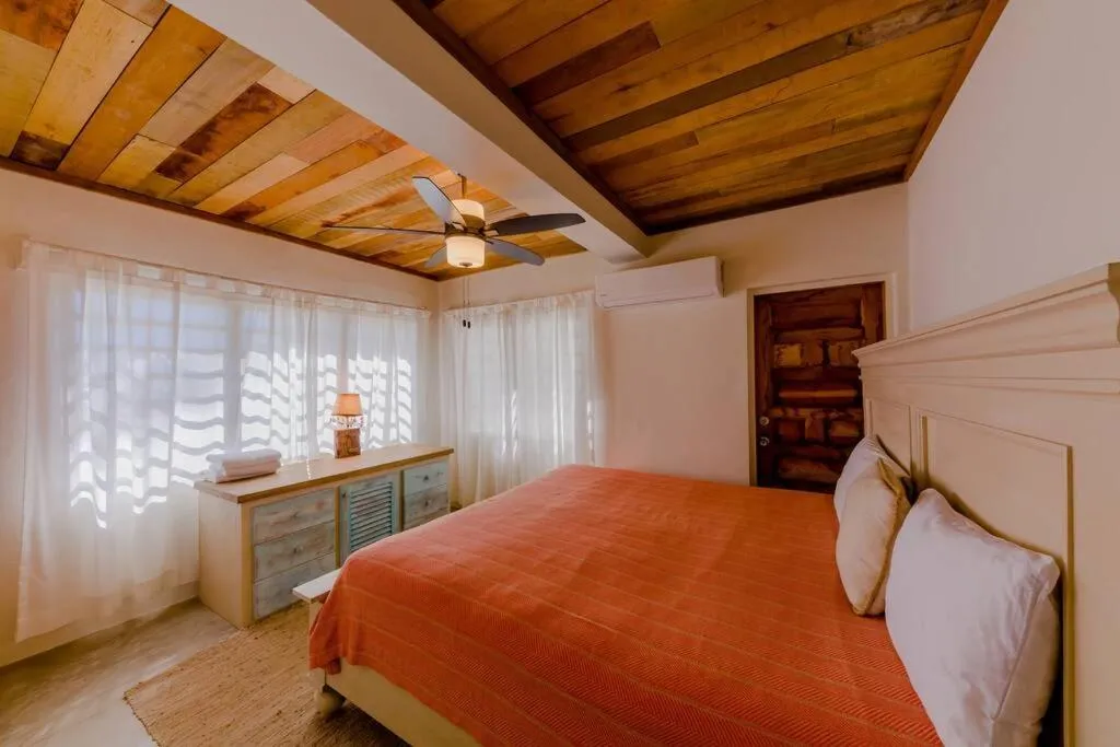 Image 2 of Babylon Beach Villa 1