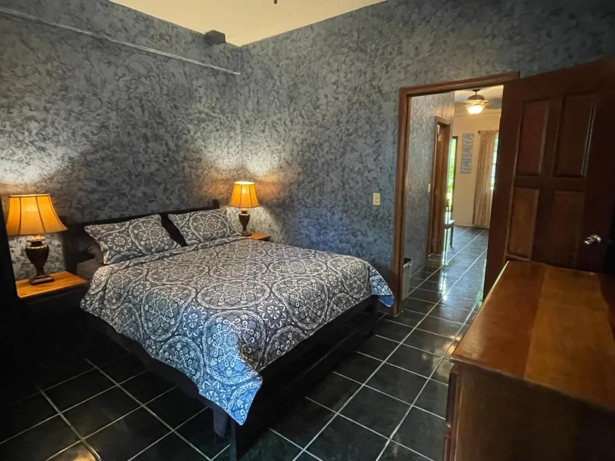 Image 4 of Belize Budget Suites