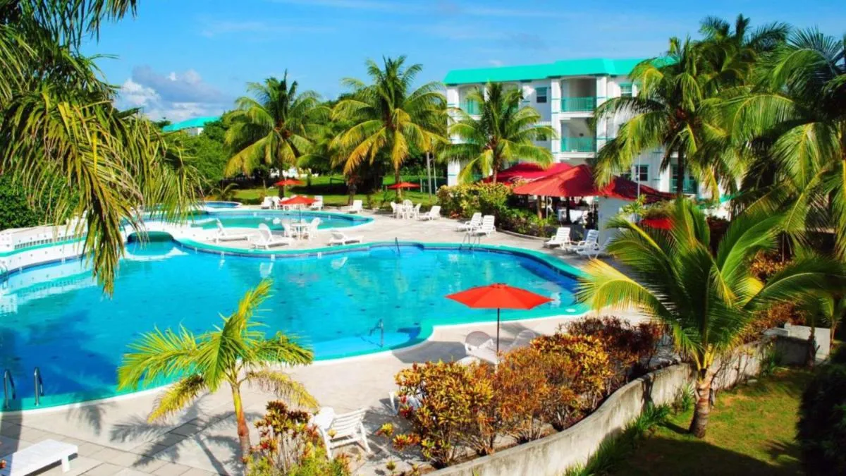 Image 4 of Best Western Grand Baymen Gardens