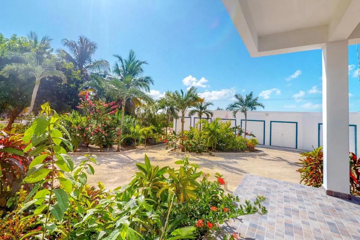 Image 6 of Blue Water Beach Villas
