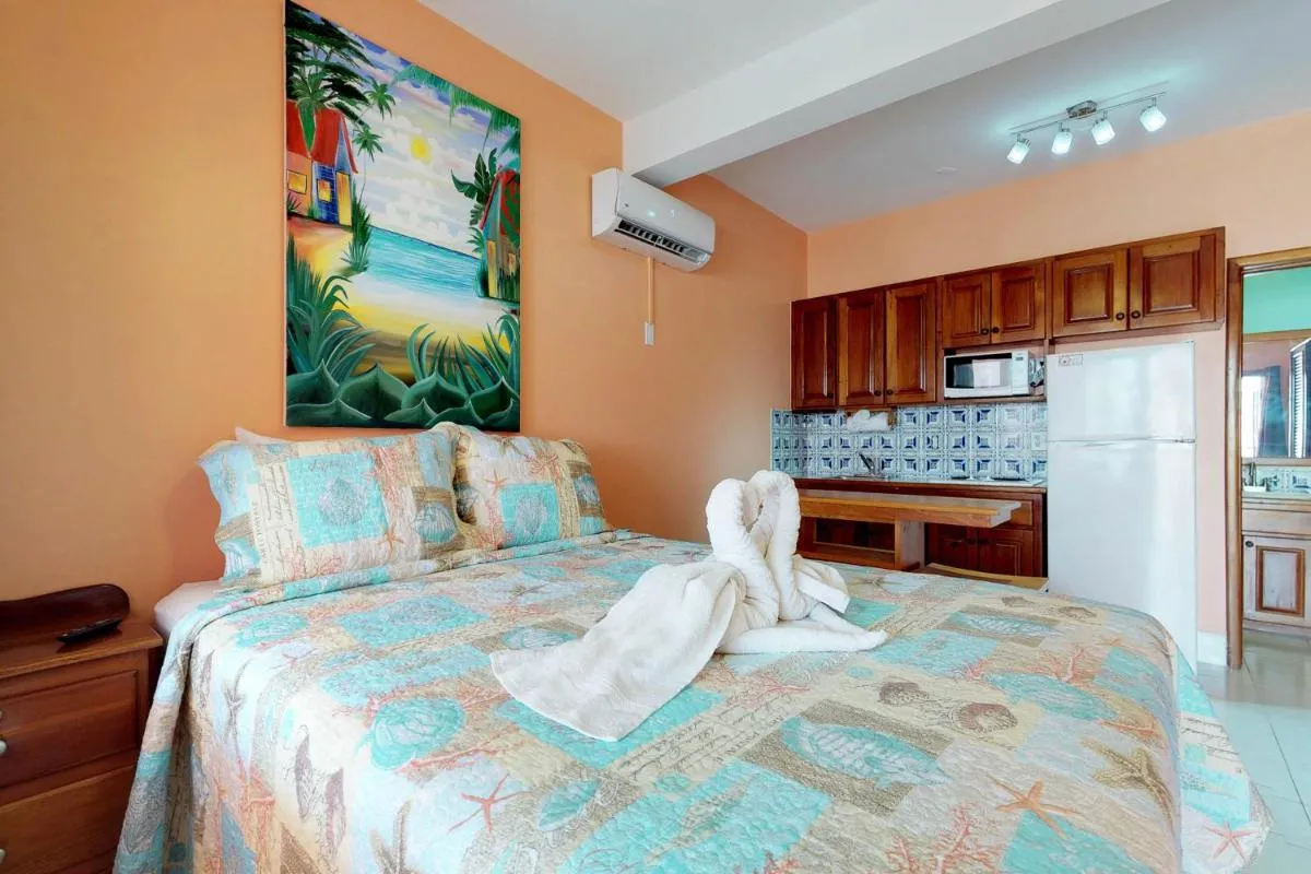 Image 3 of Caribbean Lily @ Caribe Island
