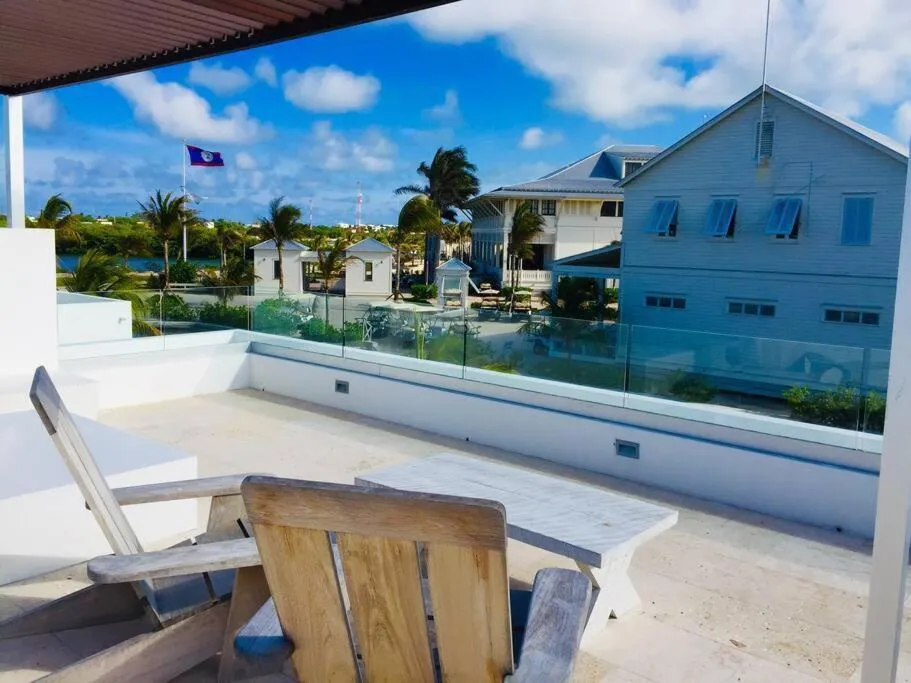 Image 5 of Casa Moderna Fresca and The PoolClub at Mahogany Bay!