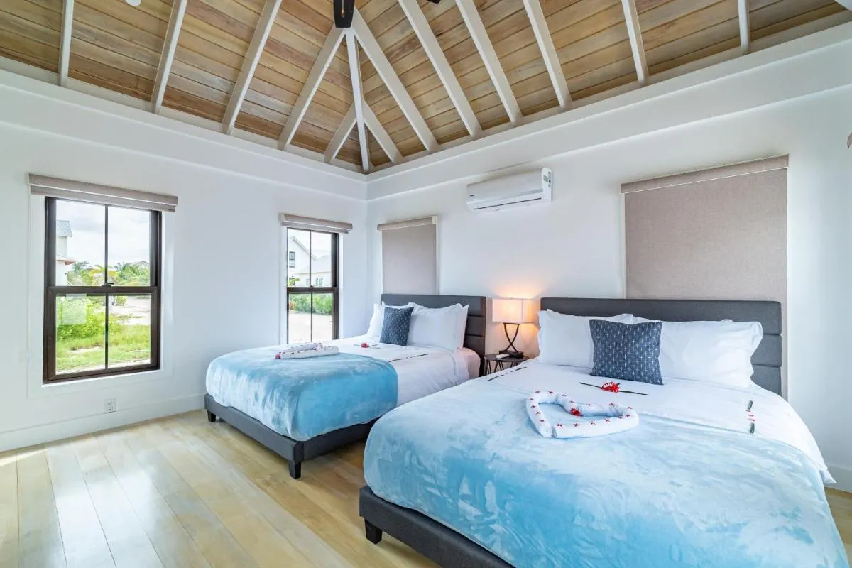 Image 1 of Casa Serena + The Pool Club @ Mahogany Bay
