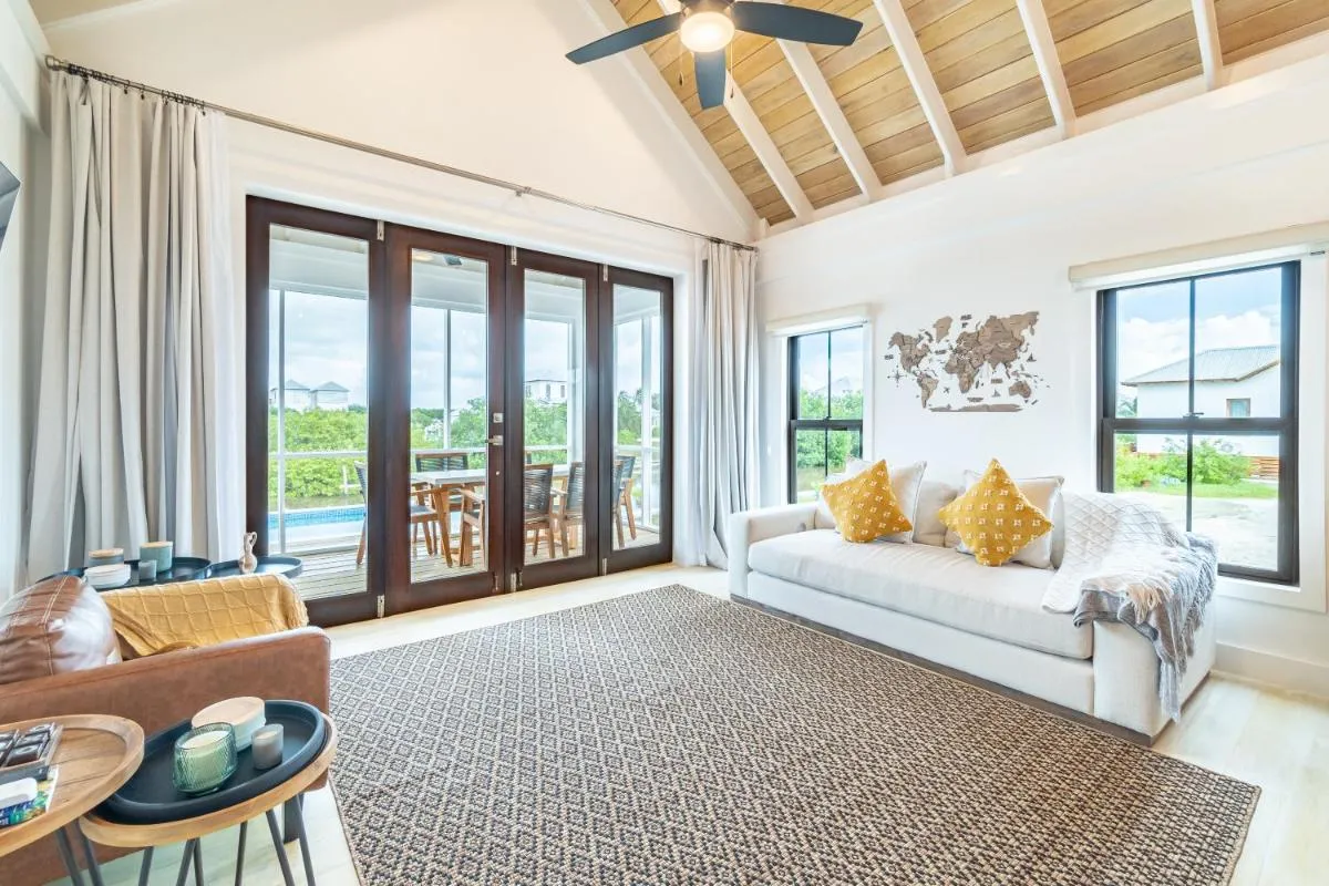 Image 4 of Casa Serena + The Pool Club @ Mahogany Bay