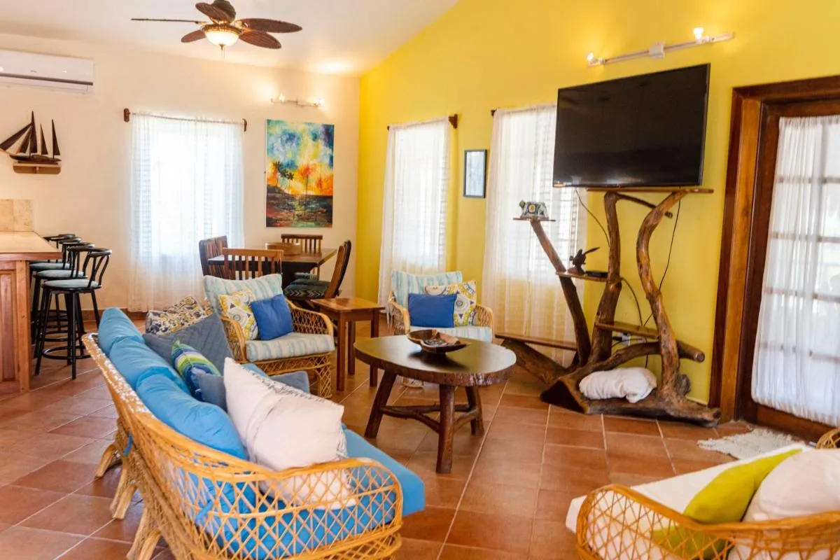 Image 1 of Caye Casa