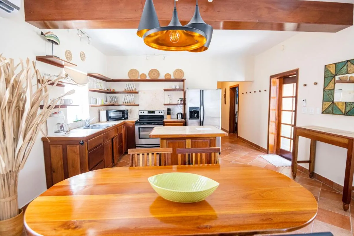Image 5 of Caye Casa