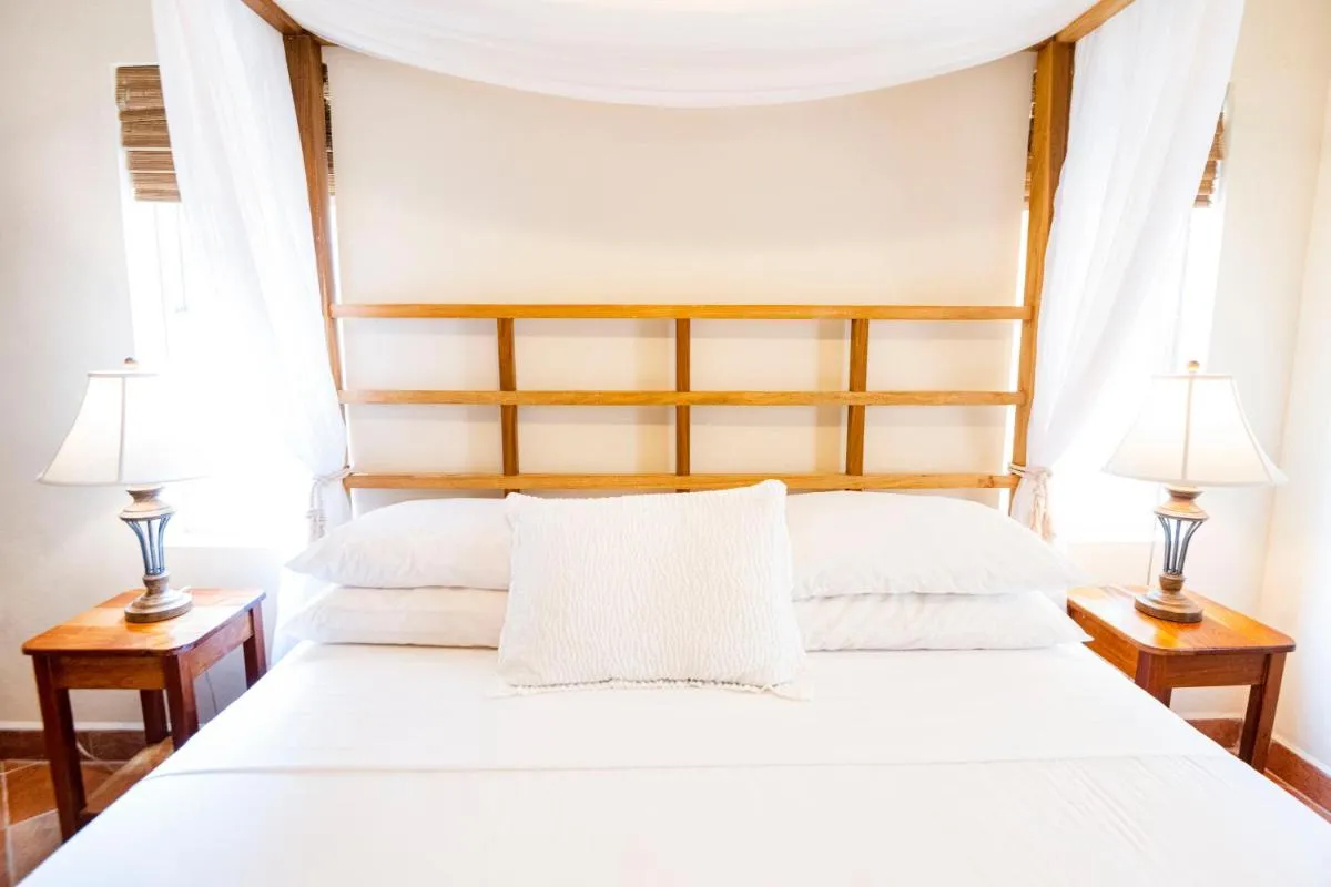 Image 6 of Caye Casa