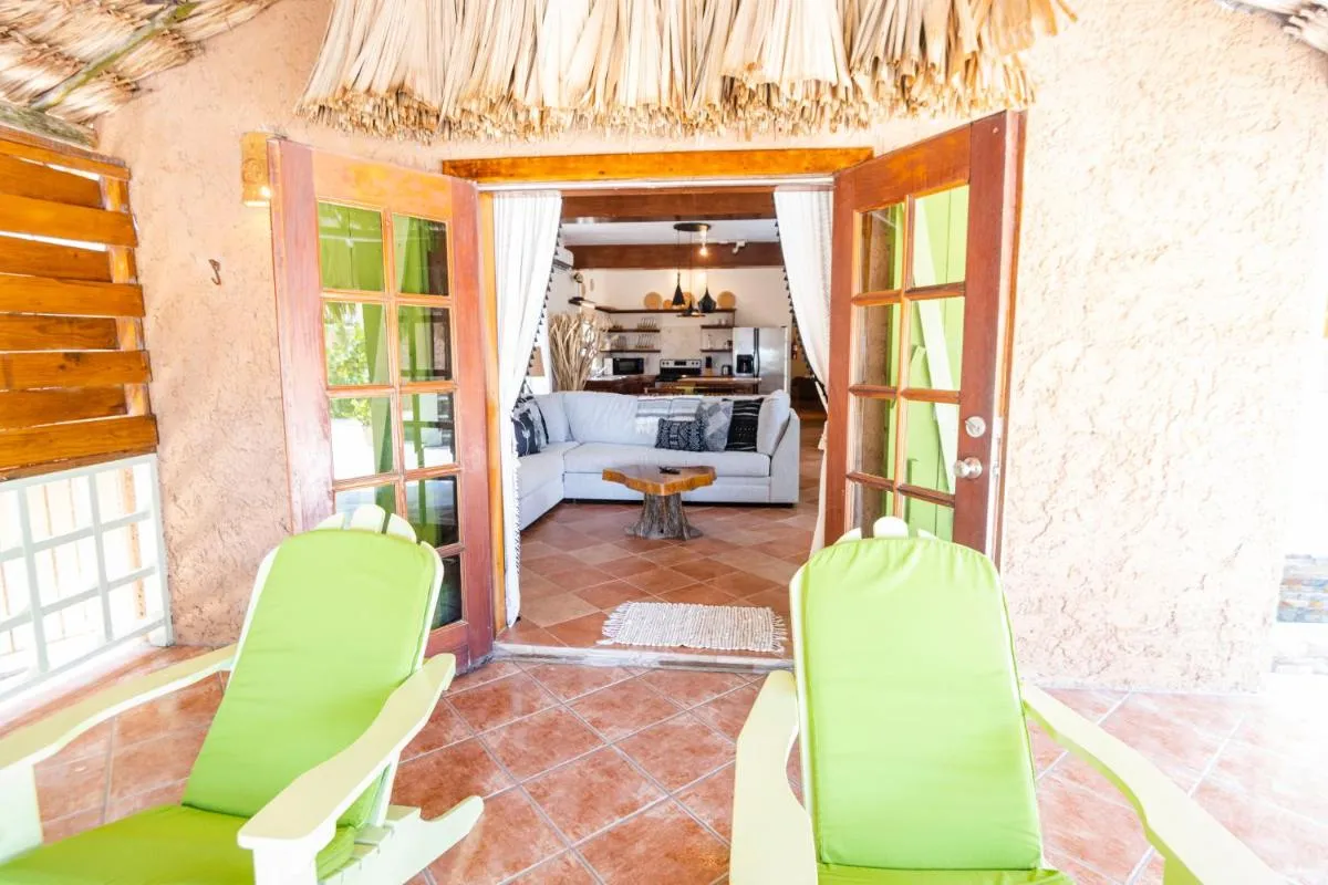 Image 3 of Caye Casa