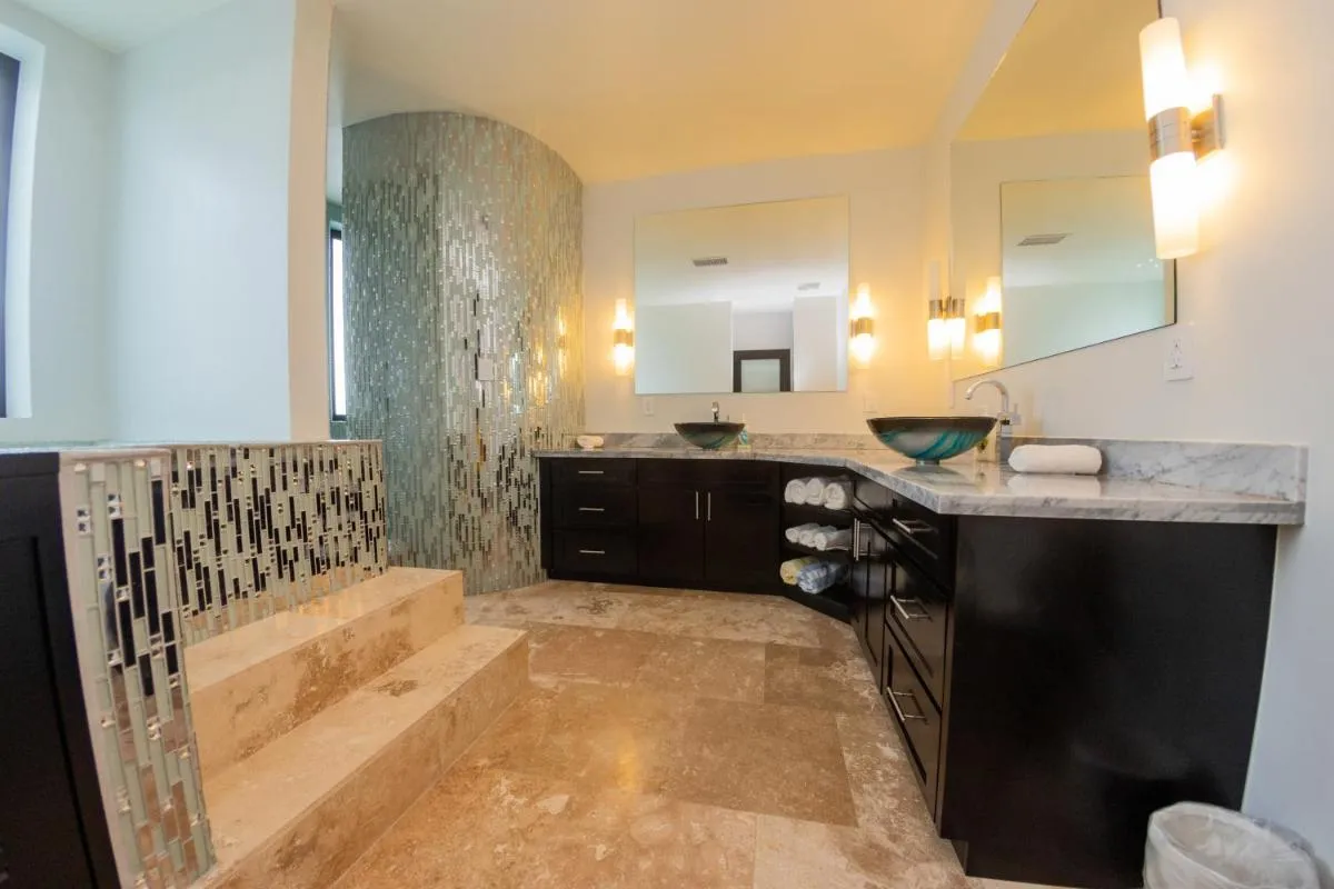 Image 3 of Diamante Beachfront Suites