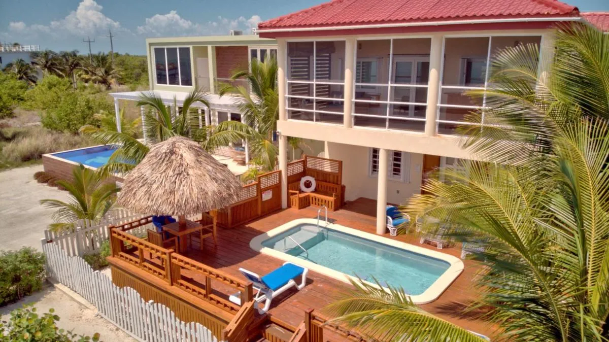 Image 2 of La Perla Azul Beach House with Pool and 4 seater cart