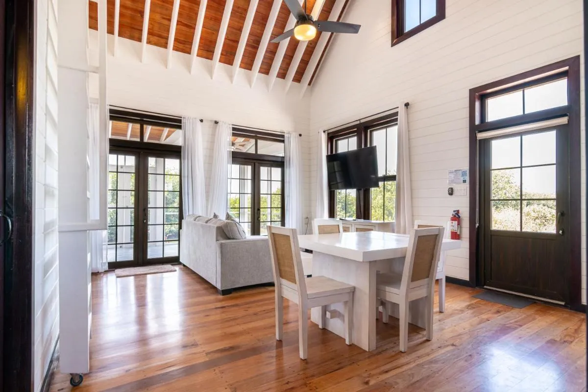 Image 1 of Paradise Cottage 3 bedroom 4 beds, 1 Full Bath – Private