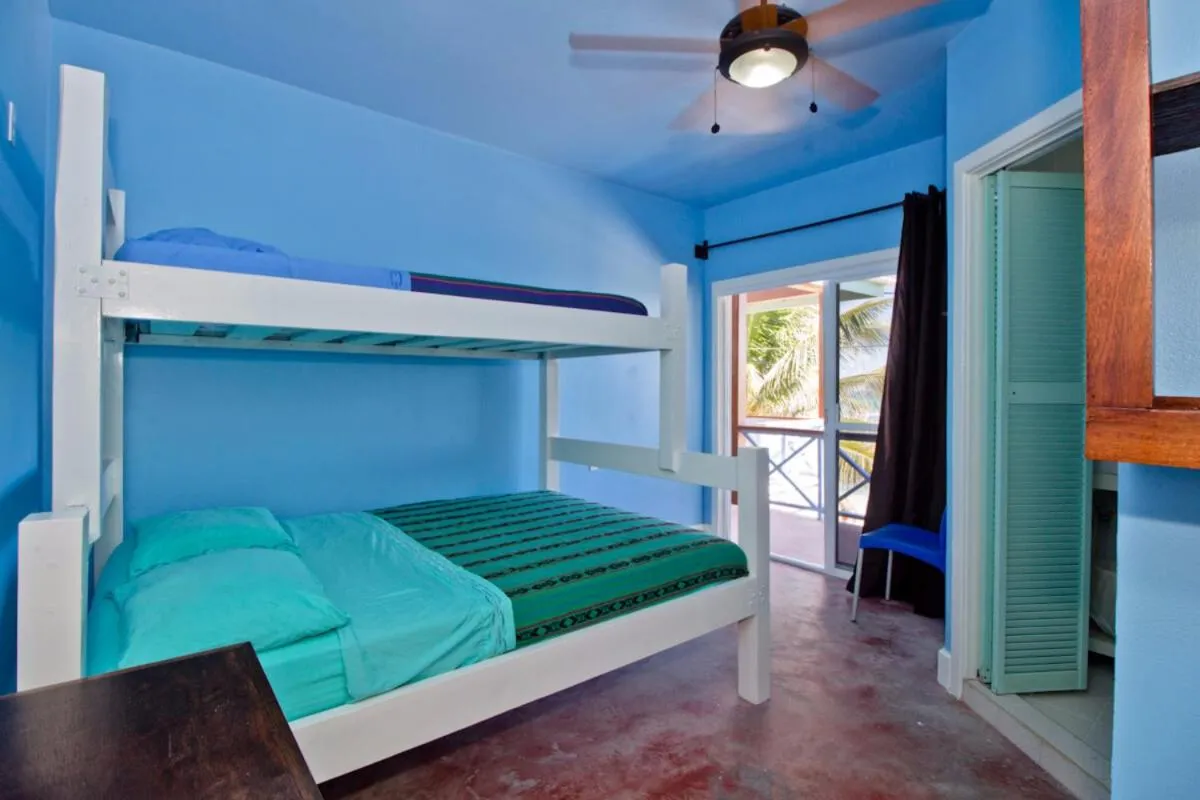 Image 5 of Sandbar Beachfront Hostel & Restaurant