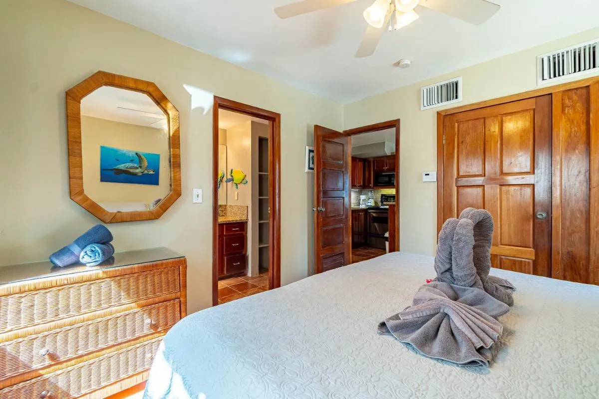 Image 5 of Tradewinds Paradise Villas